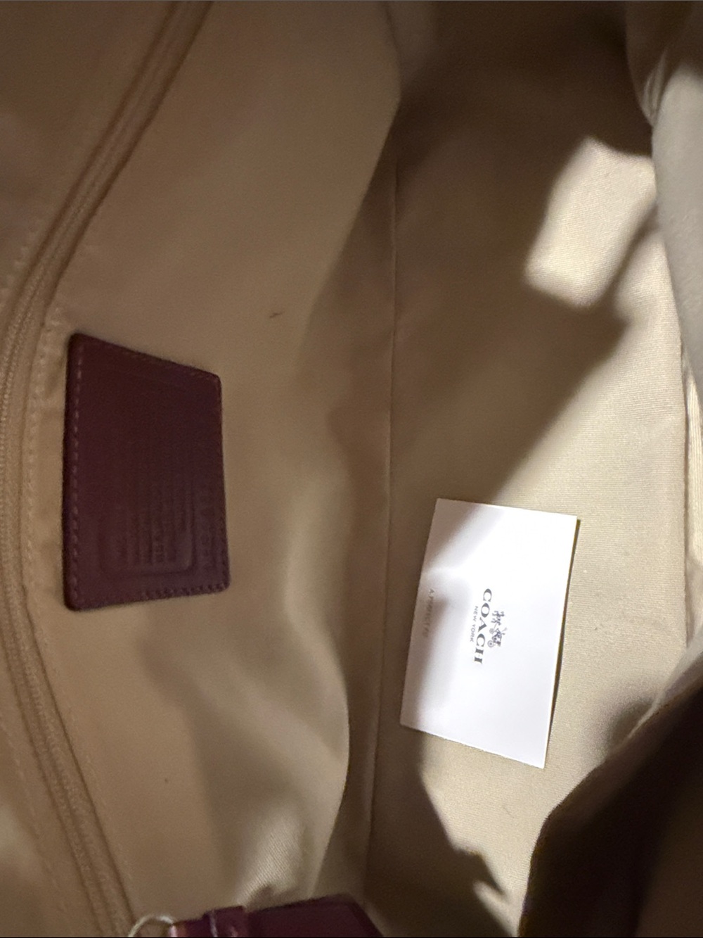 Handbag - Picture 9 of 10